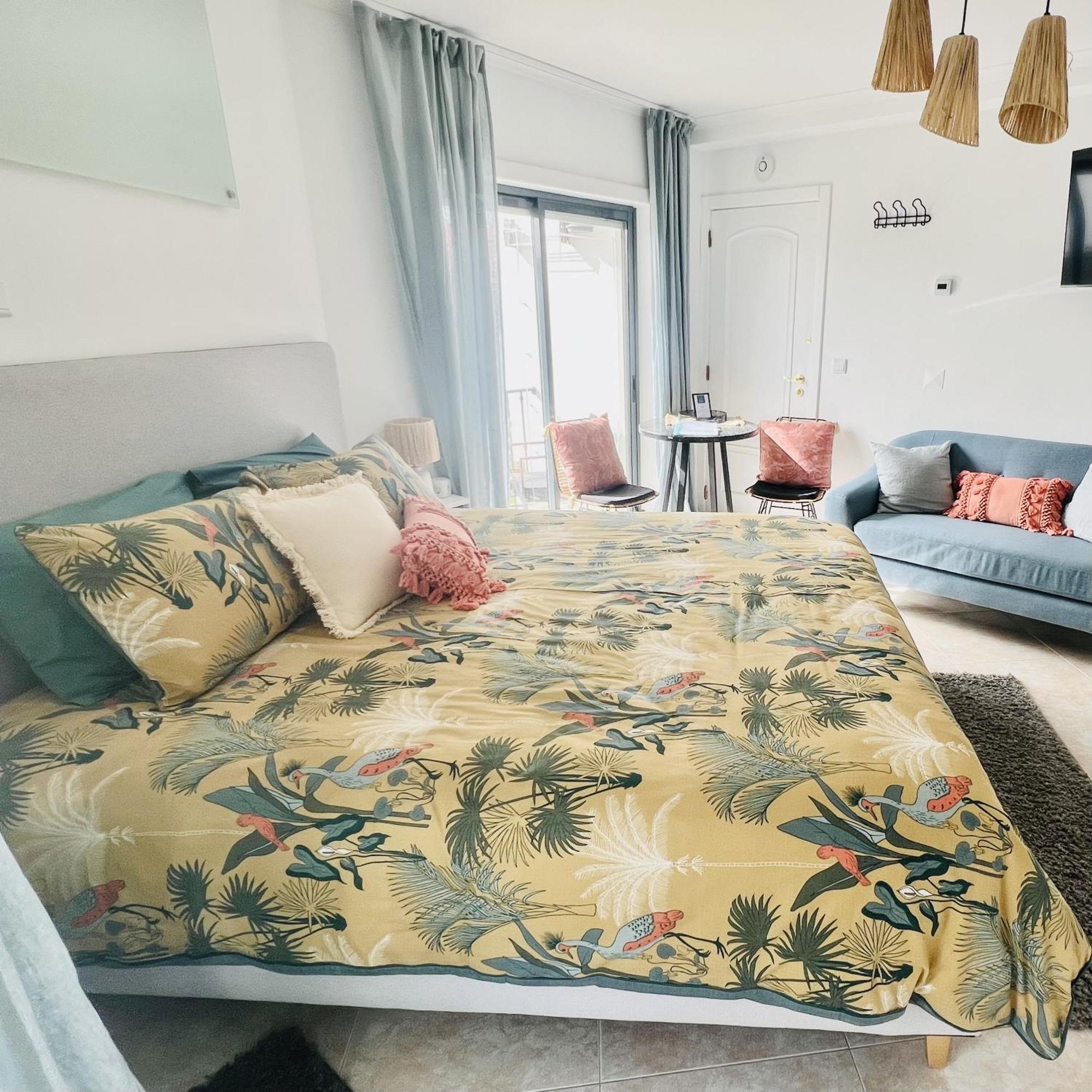 Nazare Oasis Suites Экстерьер фото